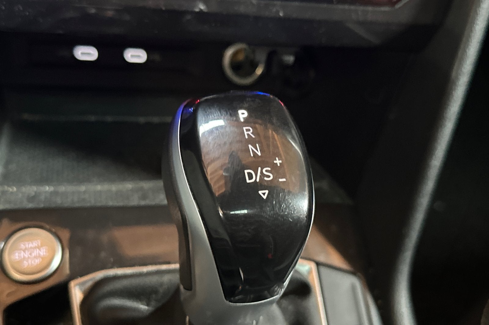 2024 Volkswagen Tiguan 2.0T SEL R-Line