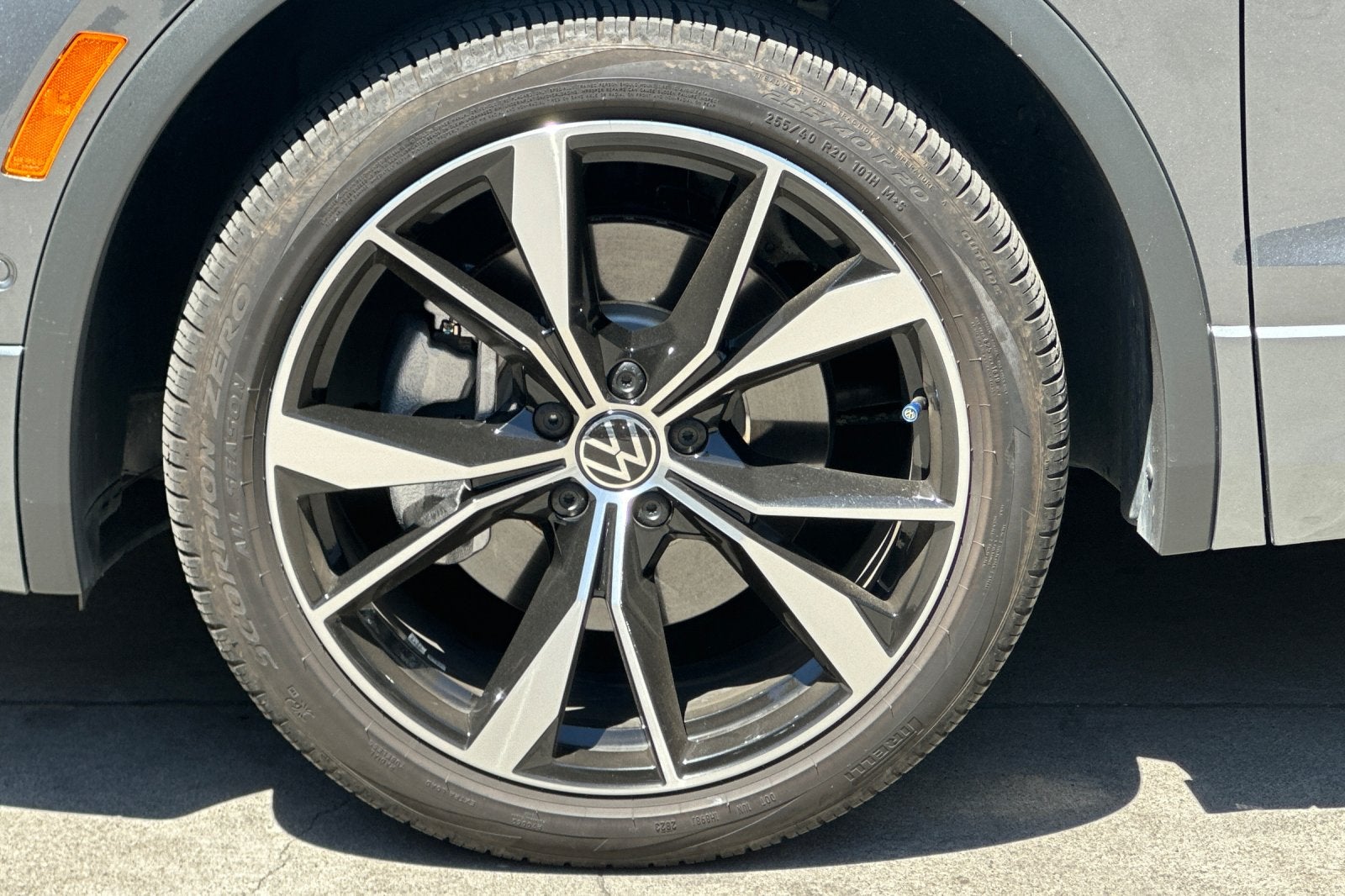 2024 Volkswagen Tiguan 2.0T SEL R-Line