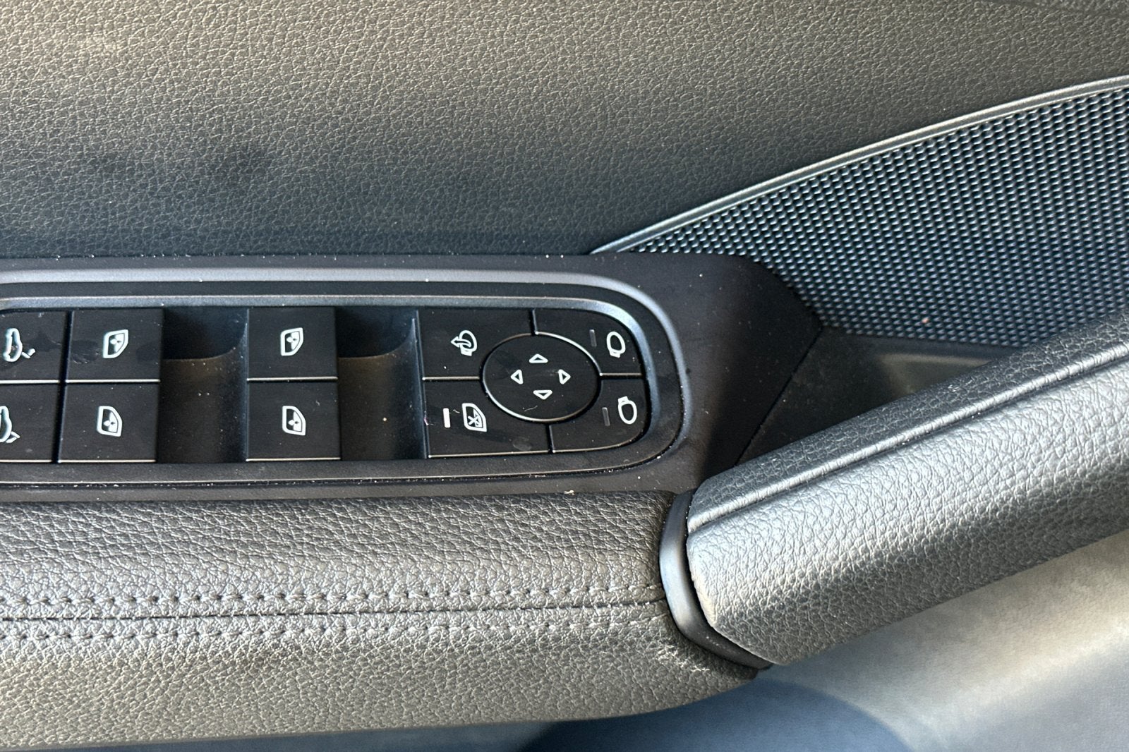 2025 Porsche Cayenne Base