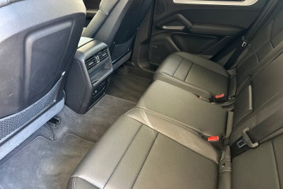 2025 Porsche Cayenne Base