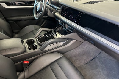 2025 Porsche Cayenne Base