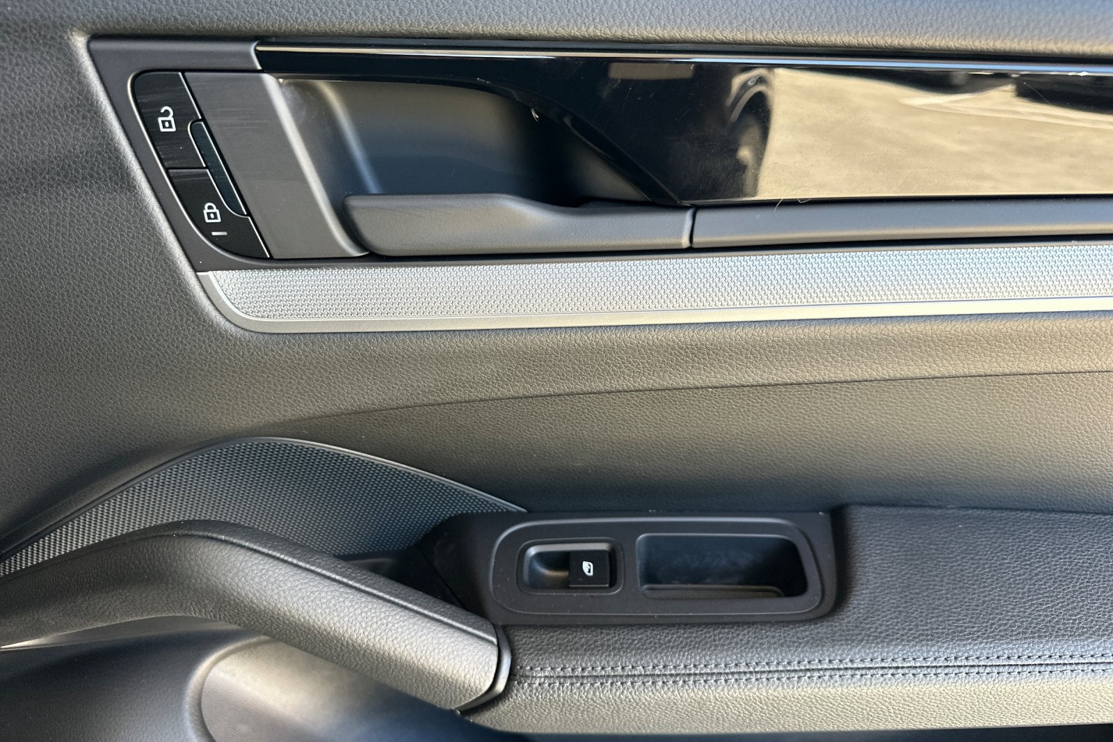 2025 Porsche Cayenne Base