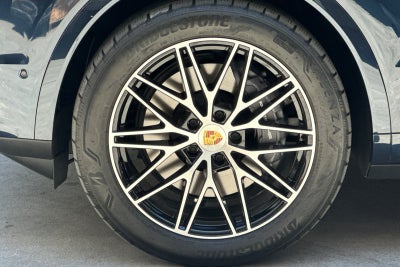 2025 Porsche Cayenne Base