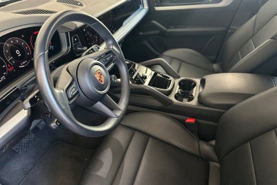 2025 Porsche Cayenne Base